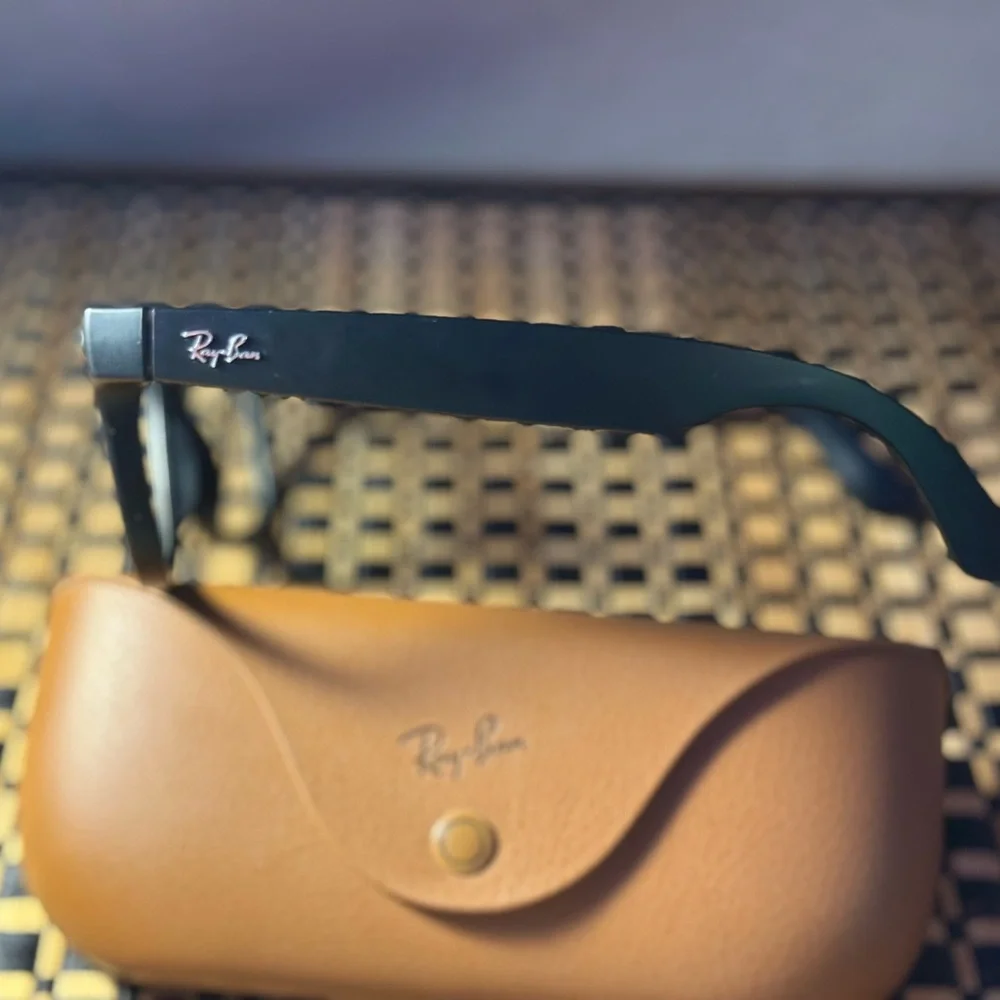 Meta Ray-Ban Wayfarer in Box